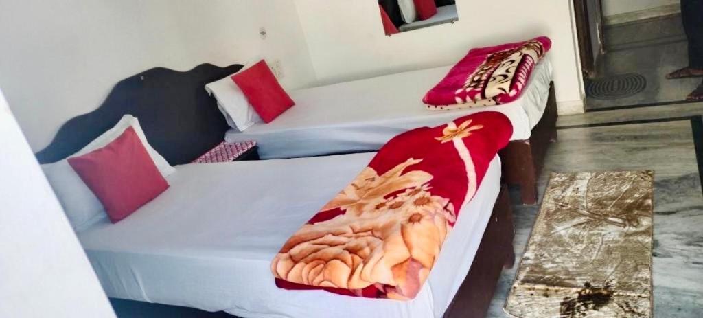 Backpackers Karma Home Stay Khajurāho Extérieur photo